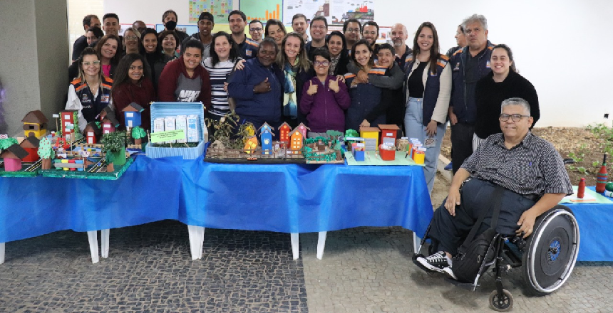 Portal de Notícias PJF | Semana da Defesa Civil promove exposição de atividades dos alunos da E.E Maria das Dores de Souza | DEFESA CIVIL - 4/10/2022