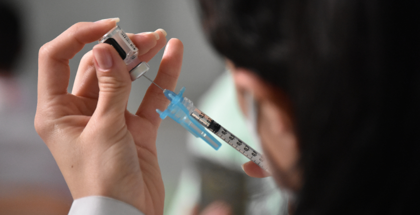 Portal de Notícias PJF | Com vacinação da quarta dose para 75 anos ou mais, confira o calendário de imunização contra a Covid-19 nesta segunda-feira, 11 | SS - 8/4/2022