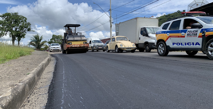 Portal de Notícias PJF | PJF dá sequência ao recapeamento asfáltico na Avenida Coronel Vidal | EMPAV - 9/3/2023