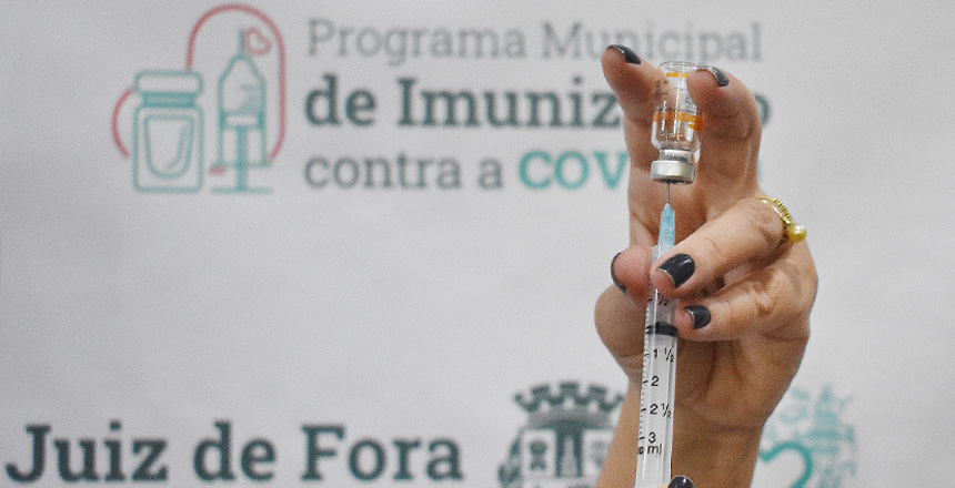 Residentes em saúde são imunizados para atuar no enfrentamento à Covid-19