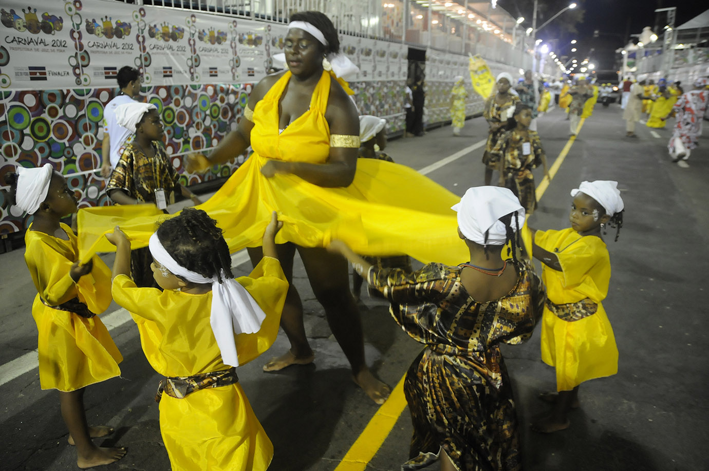 Portal de Notcias PJF | Carnaval 2015 - Cortejo de afoxs reafirma valores da cultura afro-brasileira   | FUNALFA - 28/1/2015
