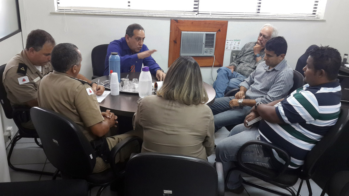 Portal de Notcias PJF | SAU realiza reunio para avaliar condies das caladas na rea central | SAU - 2/9/2014