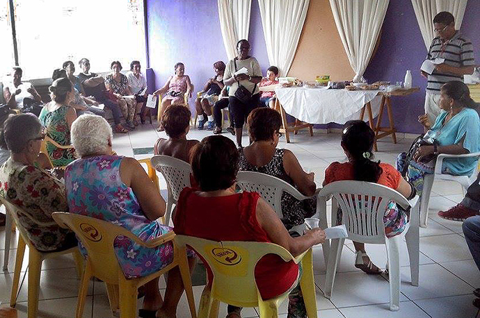 Portal de Notcias PJF | Caf com Prosa  Idosos do Cras Sul Ipiranga discutem o amor na terceira idade | SDS - 27/3/2015