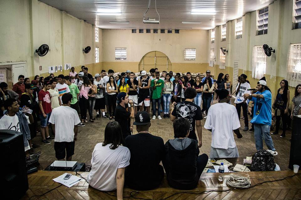 Portal de Notcias PJF | Poupana Jovem - 400 jovens participam de encontro que integra a cultura hip hop  escola neste sbado | SDS - 22/8/2014