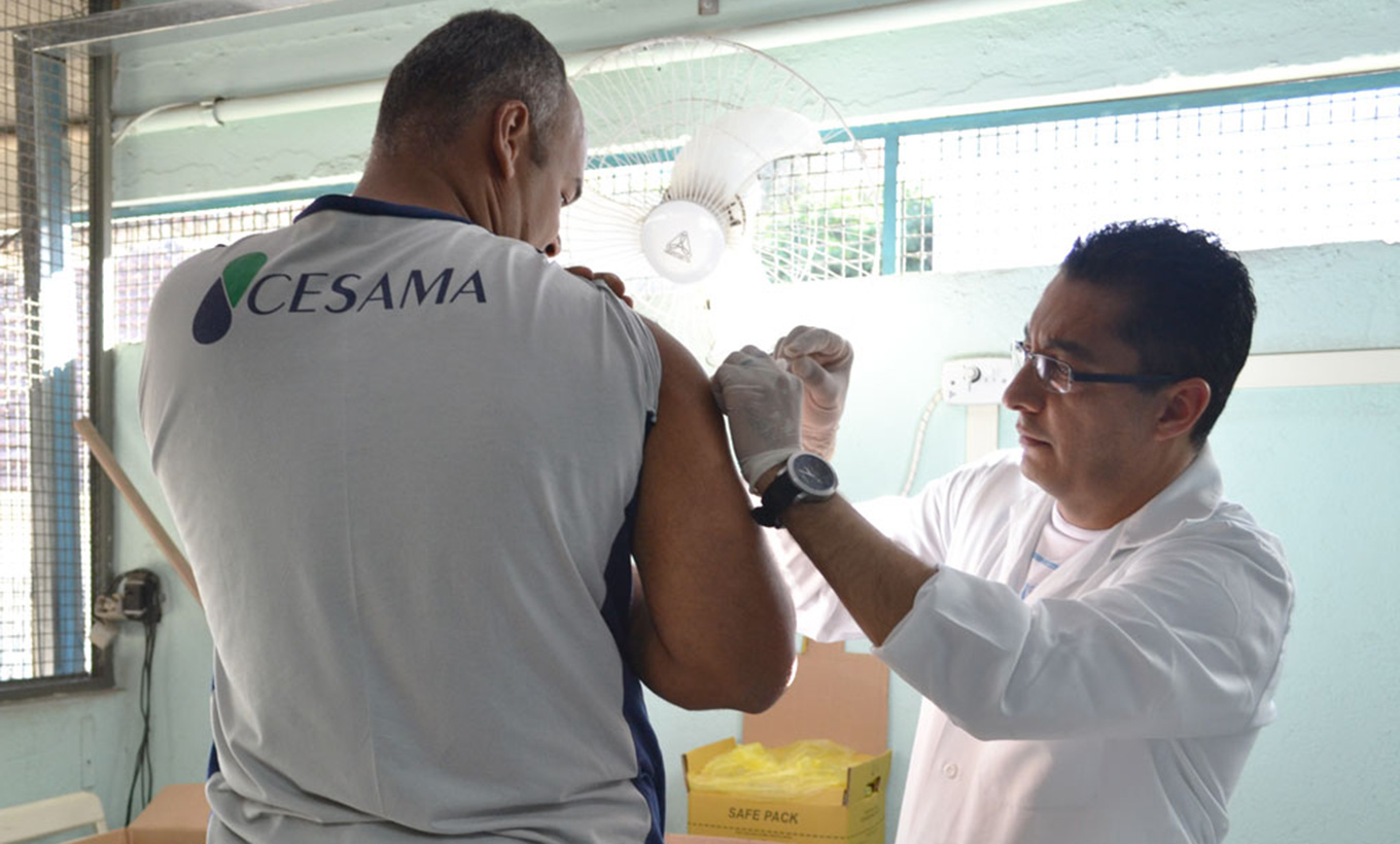 Portal de Notcias PJF | Cesama realiza campanha interna de vacinao contra gripe, febre amarela, hepatite B e ttano | CESAMA - 25/5/2015