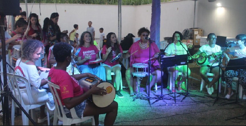 Portal de Notícias PJF | Feira Noturna na Praça da Estação é reinaugurada com novos feirantes, mais opções gastronômicas e samba ao vivo | SEAPA - 5/5/2025