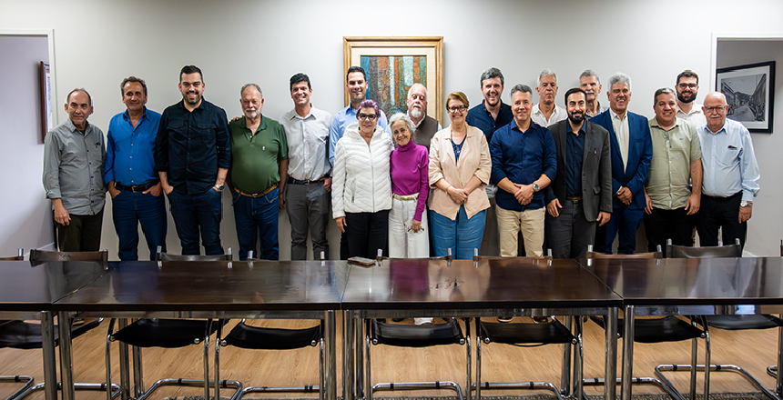 Portal de Notícias PJF | Prefeita Margarida Salomão reúne prefeitos para avançar em pautas prioritárias da Zona da Mata | PREFEITA - 28/7/2025