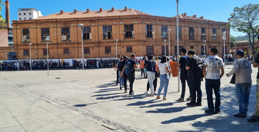 Portal de Notícias PJF | Maior edição do Espaço Emprego JF terá 24 empresas, 400 vagas e salários de até R$3 mil | SEDIC - 22/8/2025