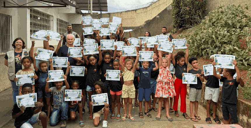 Portal de Notícias PJF | Alunos da Escola Municipal Oscar Schmidt participam do projeto Guardiões da Mata | MEIO AMBIENTE - 7/11/2025