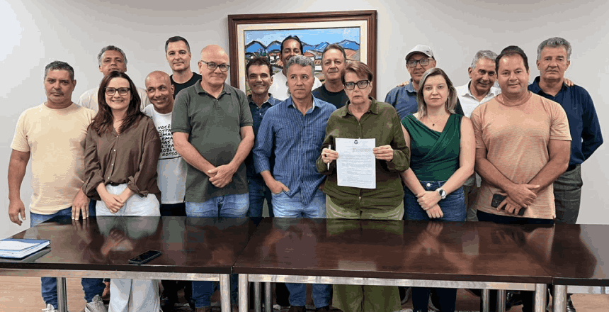 Portal de Notícias PJF | Com vereadores, prefeita assina decreto que isenta o pagamento do IPTU para imóveis atingidos pela tragédia | PREFEITA - 2/3/2026