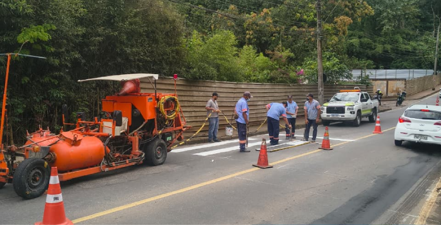 Portal de Notícias PJF | Mais segurança para os pedestres: Rua José Lourenço recebe novas intervenções para ampliar a segurança no trânsito | SMU - 14/9/2026