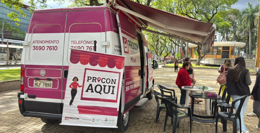 Portal de Notícias PJF | Procon Móvel na Praça Clodesmidt Riani marca o “Dia D” do Cliente | PROCON - 15/9/2026