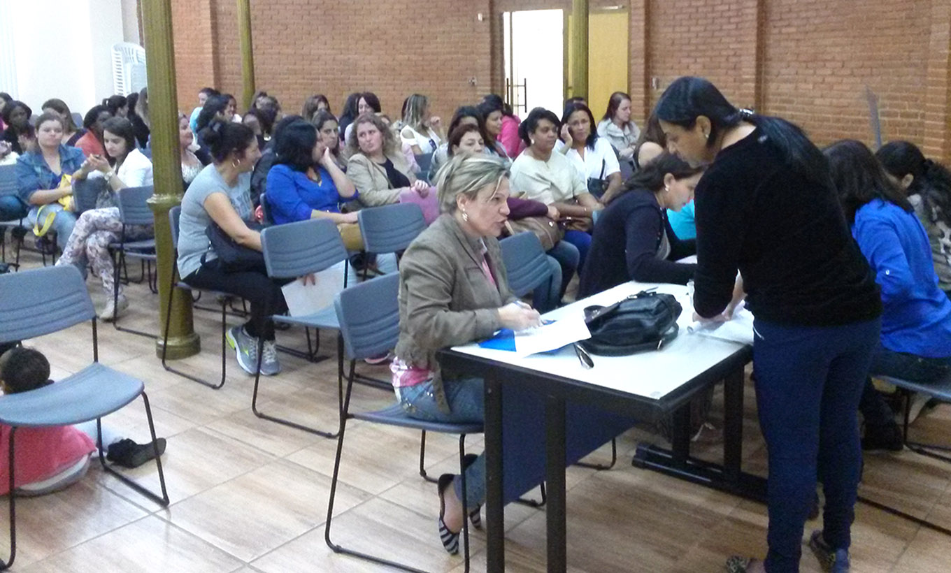 Portal de Notcias PJF | Prefeitura inicia contratao de professores para ocupao de 131 vagas temporrias na rede municipal de ensino | SE - 26/5/2015