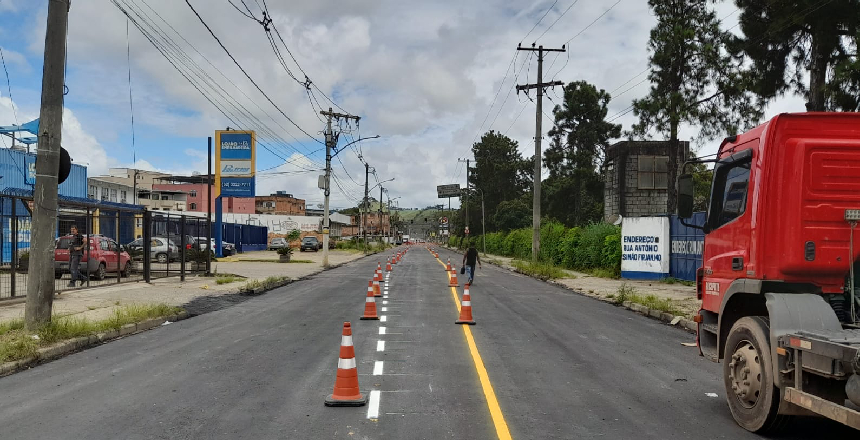 Portal de Notícias PJF | PJF conclui recapeamento da Avenida Antônio Simão Firjan, no Distrito Industrial | EMPAV - 27/1/2023