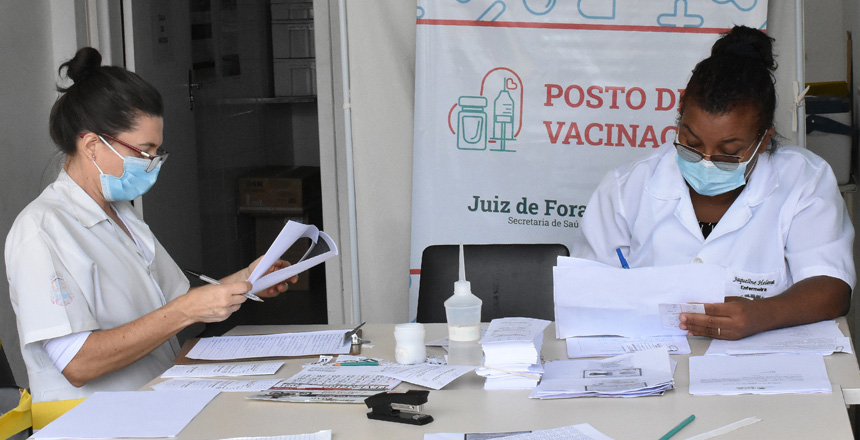 Prefeitura interrompe momentaneamente vacinação de primeira dose contra a Covid-19