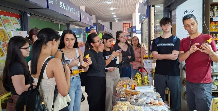 Portal de Notícias PJF | PJF e UFJF iniciam projeto para aproximar estudantes de Nutrição da prática da segurança de alimentos | SDA - 29/9/2026