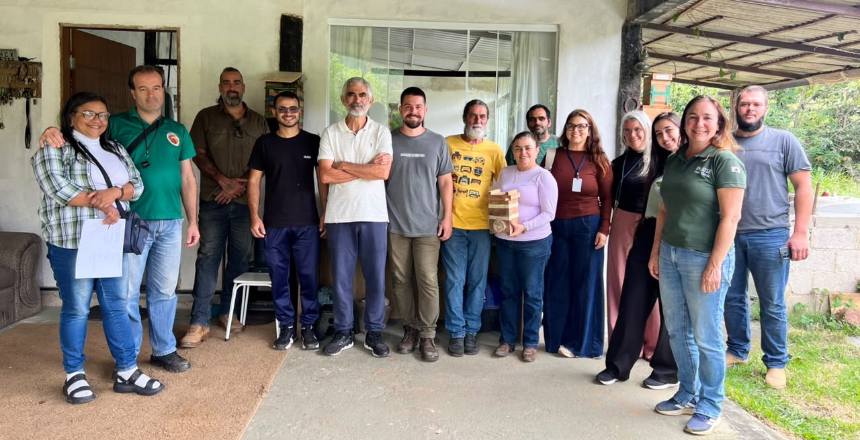 Portal de Notícias PJF | Produtores participam de Dia de Campo sobre criação e manejo de Abelhas sem ferrão | SDA - 29/10/2026