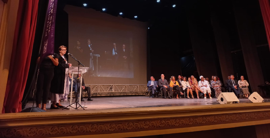 Portal de Notícias PJF | Roza Cabinda é a grande homenageada na noite de entrega da Medalha Comendador Henrique Halfeld | PREFEITA - 30/5/2023