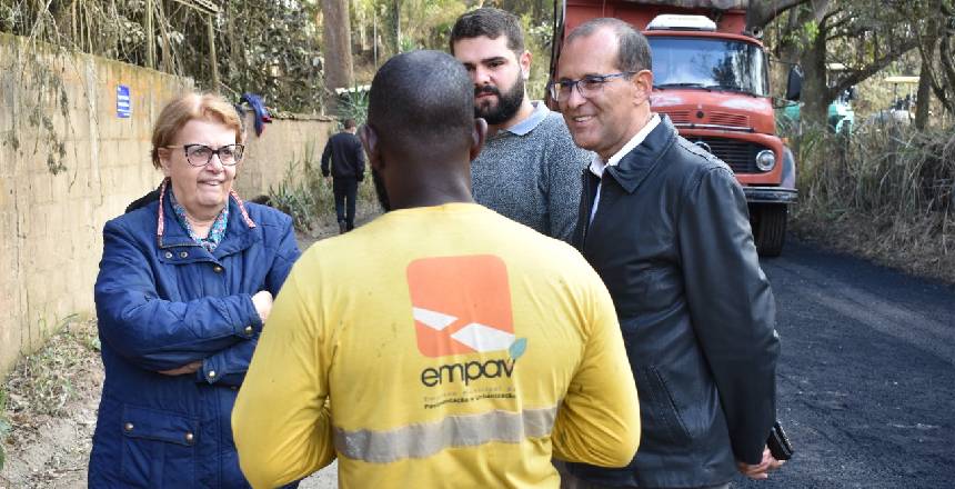 Portal de Notícias PJF | PJF inicia pavimentação de rua que liga a Cidade Alta à BR-040 | PREFEITA - 30/6/2022