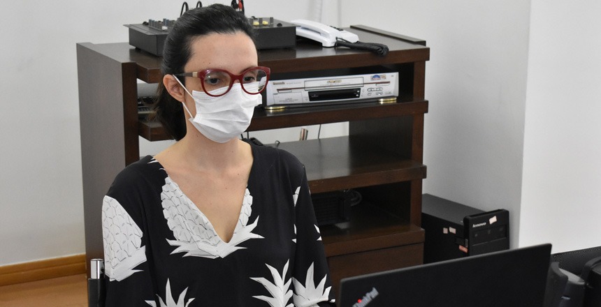 Secretária de Saúde participa de lives sobre o enfrentamento da pandemia da Covid-19