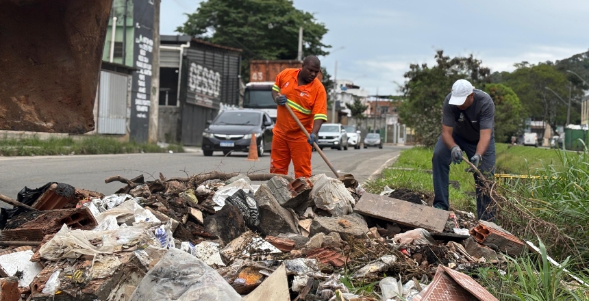 Portal de Notícias PJF | Prefeitura remove cerca de 16 toneladas de resíduos de pontos de descarte irregular no Teixeiras | DEMLURB - 22/9/2026