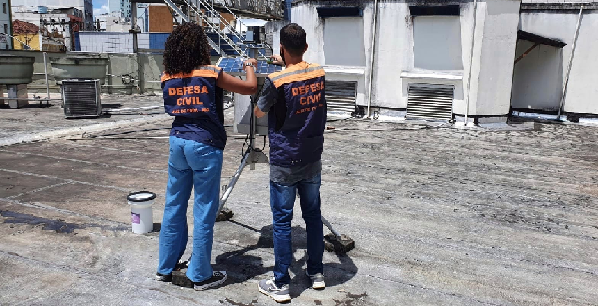 Portal de Notícias PJF | Pluviômetros de Juiz Fora passam por limpeza nesta semana | DEFESA CIVIL - 4/3/2022