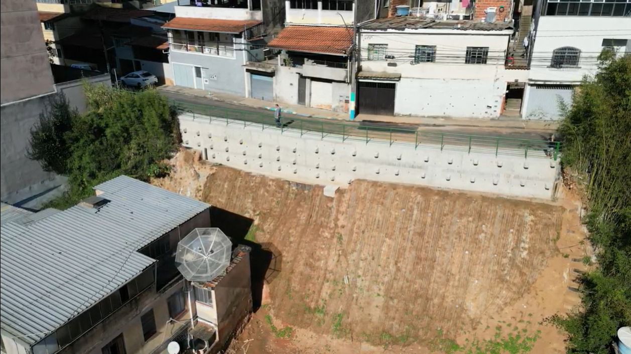 Portal de Notícias PJF | Prefeita inaugura contenção da Rua Francisco Altomar, no bairro Ipiranga | PREFEITA - 1/7/2026