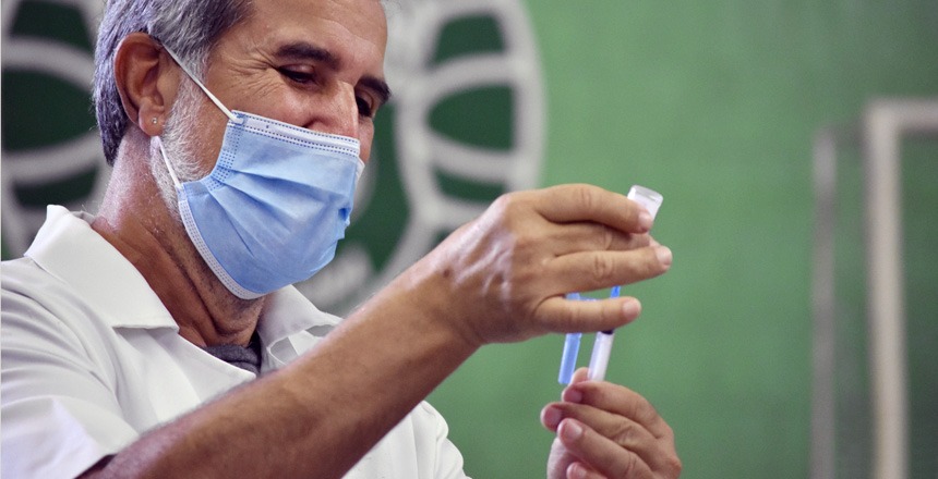 Vacinação contra a Covid-19 será priorizada nas UBSs nesta quinta e sexta durante todo o dia
