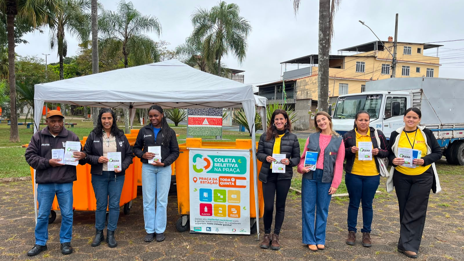 Portal de Notícias PJF | “Lixo Zero na Minha Praça” leva ações de reciclagem e conscientização ao bairro Industrial | DEMLURB - 25/8/2026