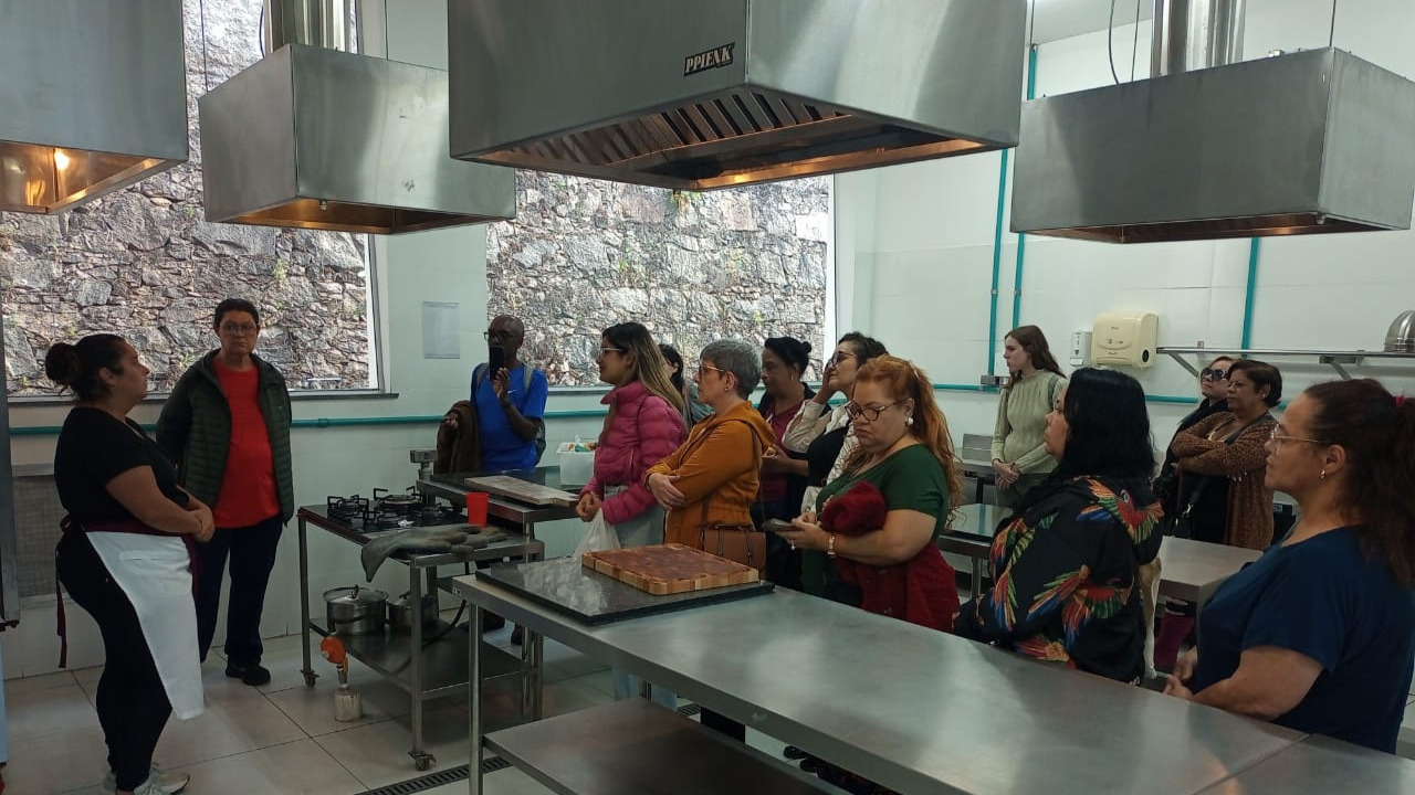 Portal de Notícias PJF | “Caminhando pela História” leva grupo para conhecer técnicas da gastronomia no Dia Internacional do Chef de Cozinha | SETUR - 19/10/2026