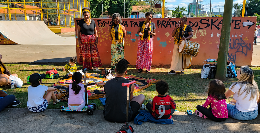 Portal de Notícias PJF | Contação de histórias: Projeto “Contei, Cantei e Nzinguei” ocupa a Praça CEU neste domingo, 30 | SEL - 26/8/2026