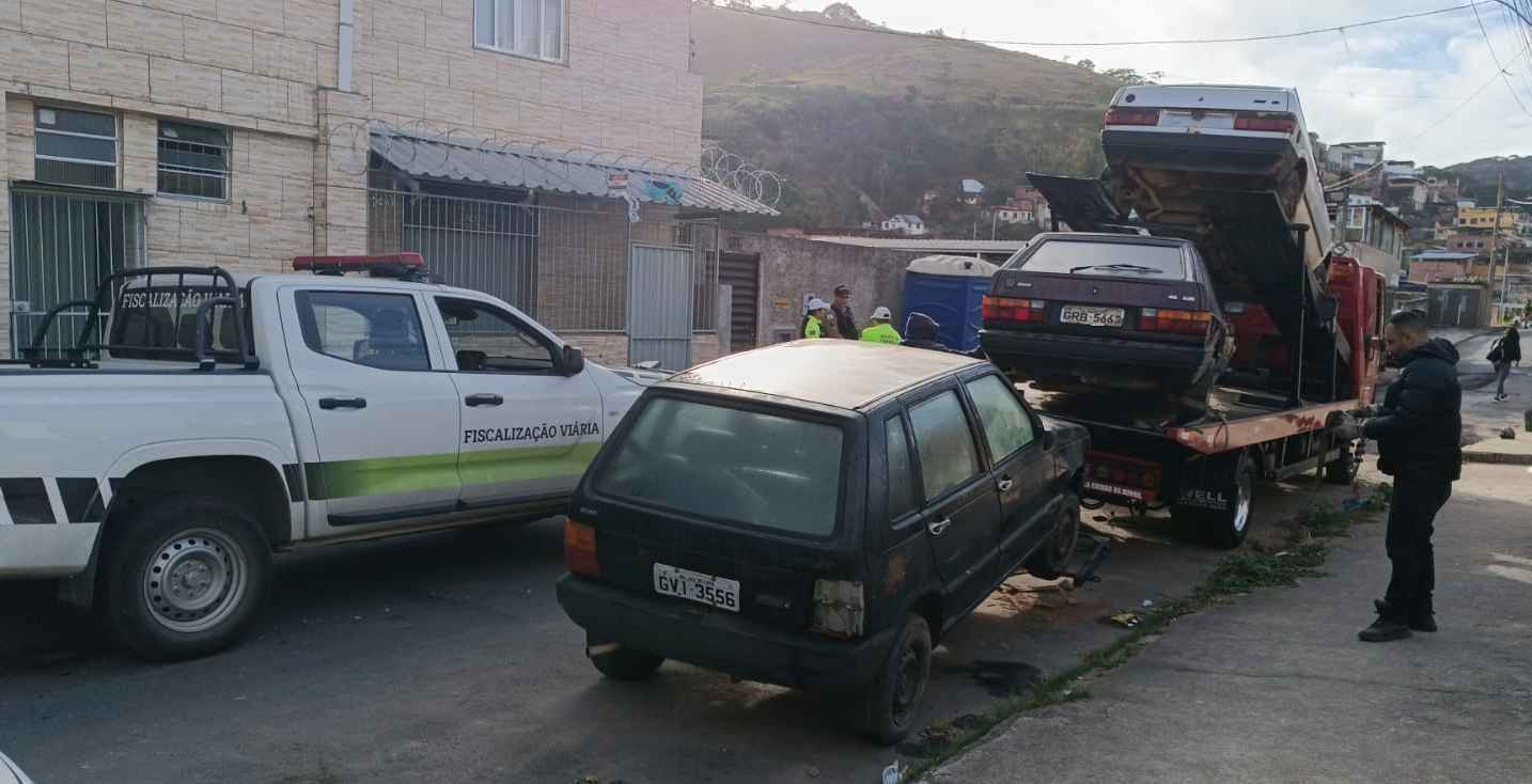Portal de Notícias PJF | Prefeitura retira mais 16 veículos abandonados das ruas nesta quarta-feira, 15 | SMU - 15/7/2026