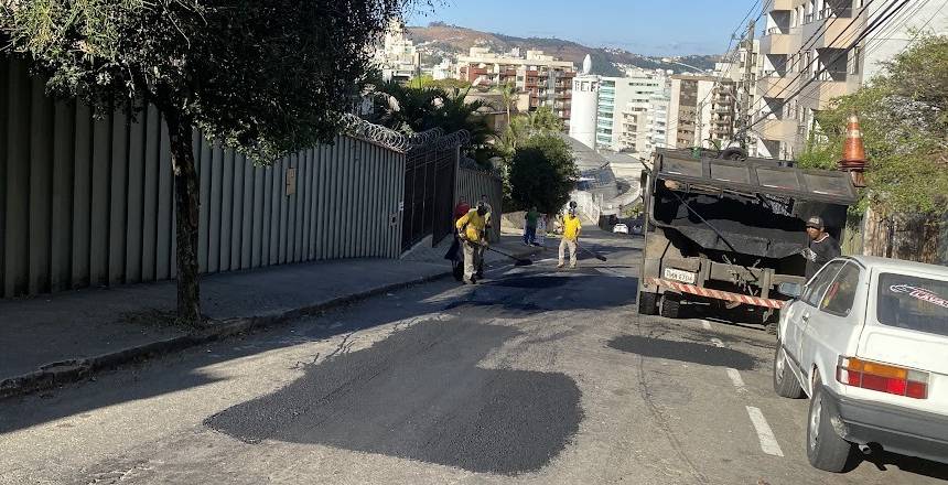 Portal de Notícias PJF | Igrejinha e outros 16 bairros recebem a operação tapa-buracos nesta quarta-feira, 3 | EMPAV - 3/8/2022