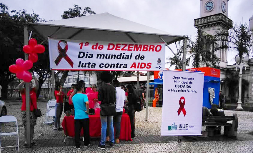 Portal de Notcias PJF |  Mais de 1.500 pessoas so orientadas em ao no Dia Mundial de Combate  Aids | SS - 3/12/2018