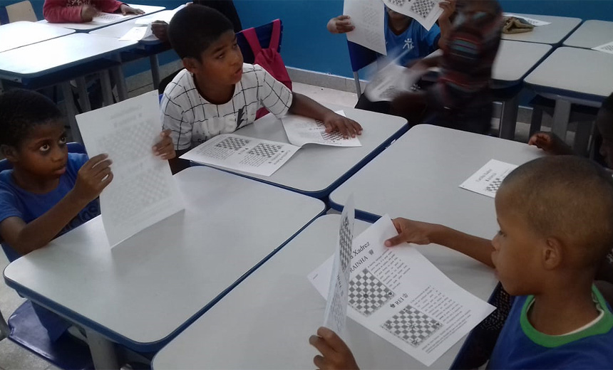 Portal de Not�cias PJF | Alunos da E.M. Jovita de Montreuil Brand�o demonstram criatividade e racioc�nio em oficina de xadrez | SE - 4/4/2019