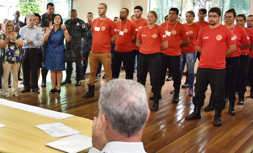 Portal de Notcias PJF | Prefeitura entrega certificados a novos agentes voluntrios de Defesa Civil | DEFESA CIVIL - 4/12/2018
