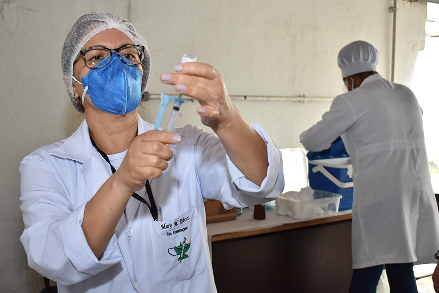 Portal de Not�cias PJF | Vacina��o dos  trabalhadores da sa�de come�a nesta quarta, dia 5 | SS - 5/5/2021