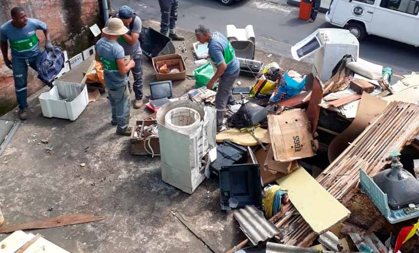 Portal de Notcias PJF | Sala de Operaes da Dengue retira 18 toneladas de entulho de casa no Jardim Amrica | SS - 6/12/2018