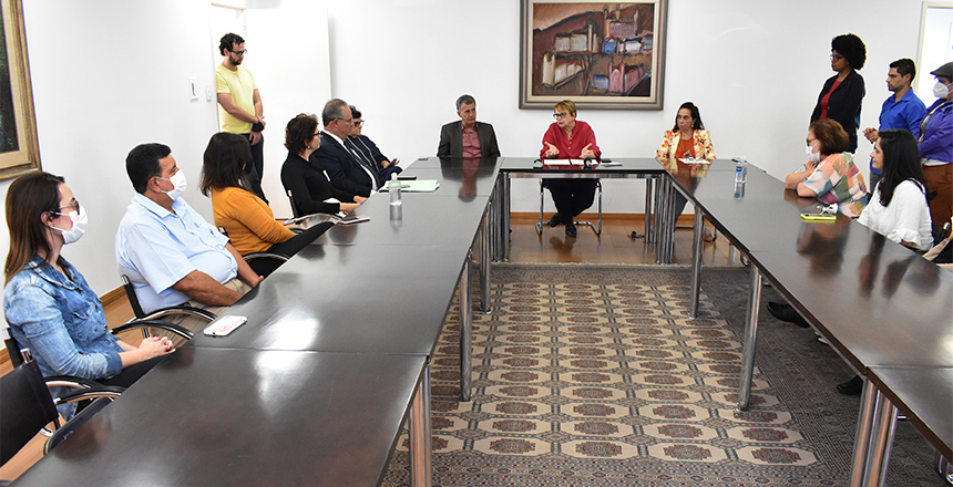 Portal de Not�cias PJF | Prefeitura assina decreto para ampliar e qualificar fam�lias acolhedoras em Juiz de Fora | PREFEITURA - 7/7/2022