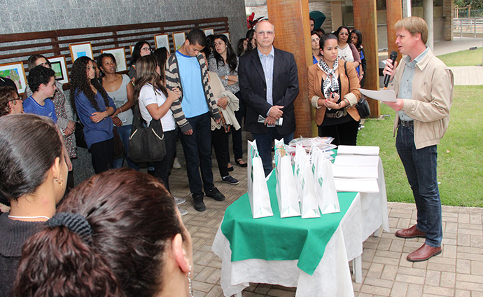 Portal de Not�cias PJF | Alunos recebem pr�mios em concurso de desenho sobre o Museu Mariano Proc�pio | MUSEU MARIANO PROC�PIO - 7/10/2014