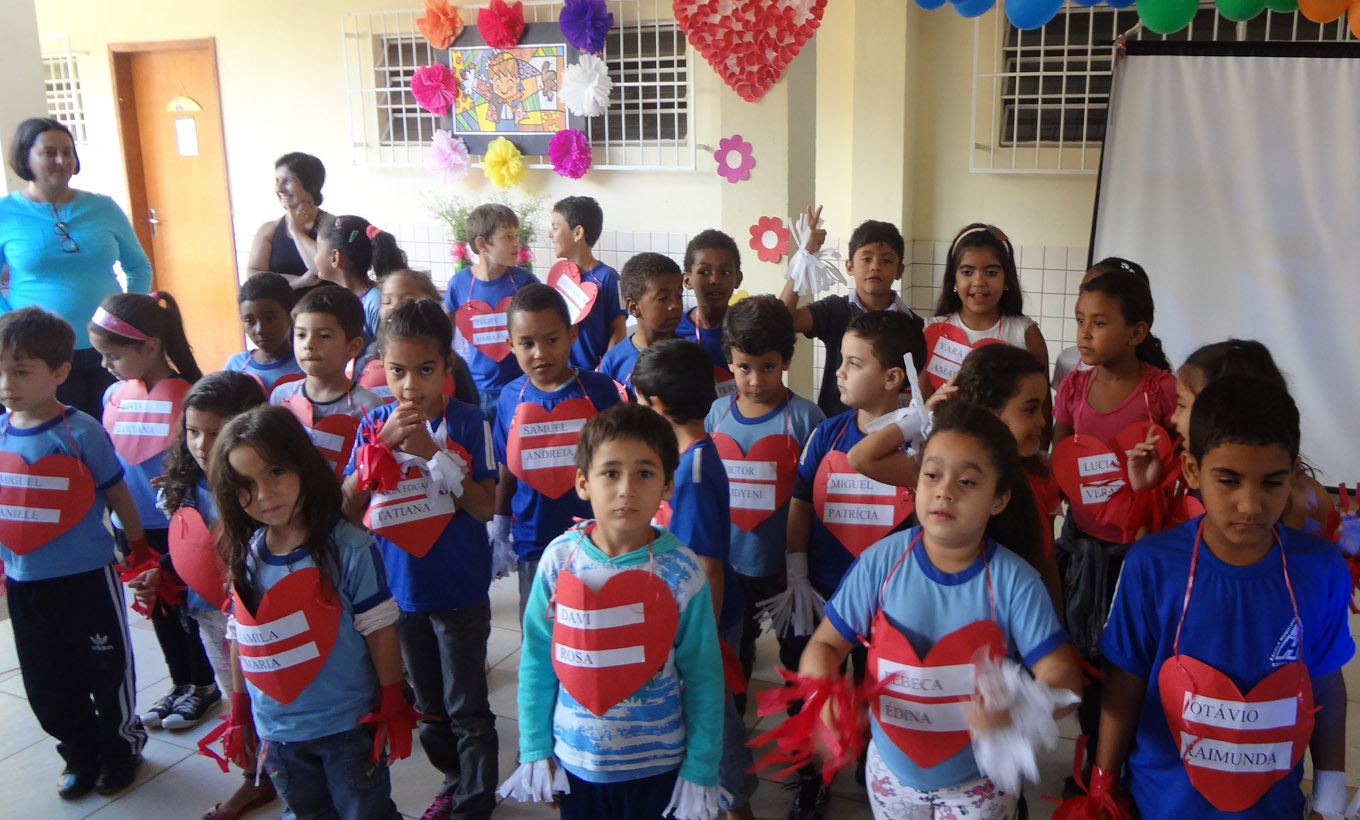 Comemoração pelo Dia das Mães lota Escola Municipal Helena Antipoff ...