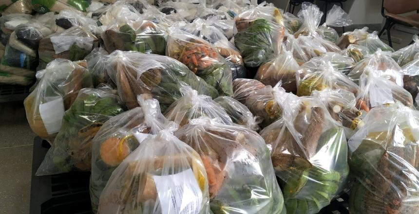 Portal de Not�cias PJF | Fam�lias em situa��o de vulnerabilidade social recebem cestas b�sicas com alimentos da agricultura familiar  | SEAPA - 8/11/2021