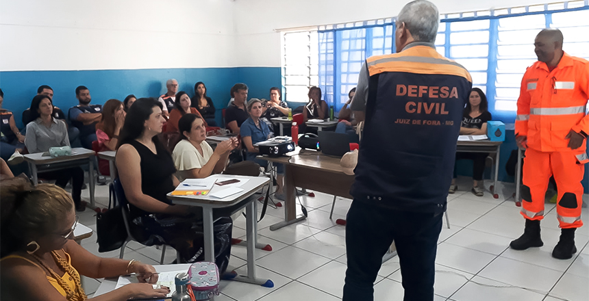 Portal de Not�cias PJF | ​Projeto �Defesa Civil nas Escolas� capacita professores da Rede Municipal | DEFESA CIVIL - 9/5/2023