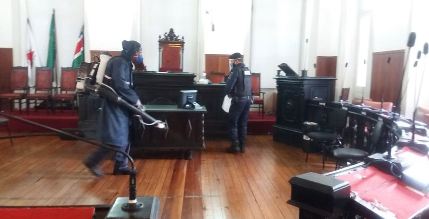 Portal de Notcias PJF | Guarda Municipal faz descontaminao no prdio da Cmara Municipal | SESUC - 10/7/2020