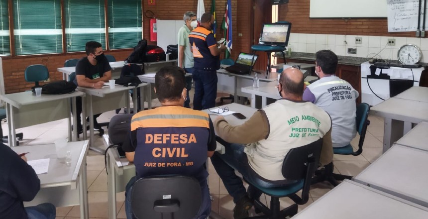 Portal de Not�cias PJF | Secretarias recebem treinamento para uso eficiente de drones em a��es da PJF  | SESMAUR - 10/11/2021