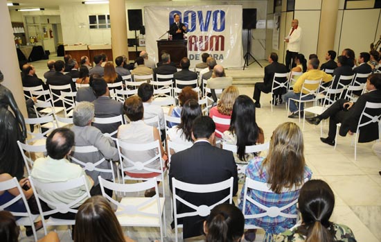 Portal de Not�cias PJF | Prefeito assina termo de doa��o de terreno para constru��o do novo F�rum de JF | PREFEITO - 8/2/2012