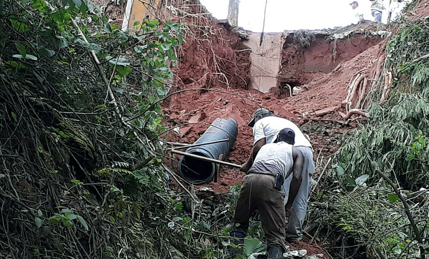 Portal de Notcias PJF | Secretaria de Obras recupera rede de drenagem no Bairro Santa Rita | SO - 11/1/2018