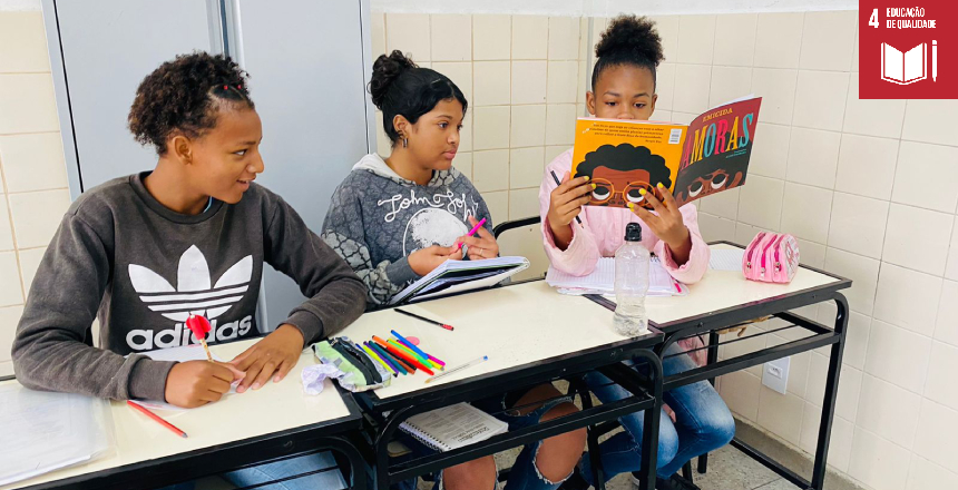 Portal de Not�cias PJF | Livro infantil de Emicida faz estudantes do 6� ano refletirem sobre identidade e negritude | SE - 14/11/2023