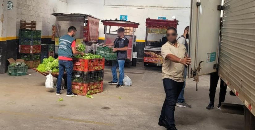 Portal de Not�cias PJF | Prefeitura faz opera��o de combate a distribuidores de mercadorias irregulares | SESMAUR - 15/3/2023