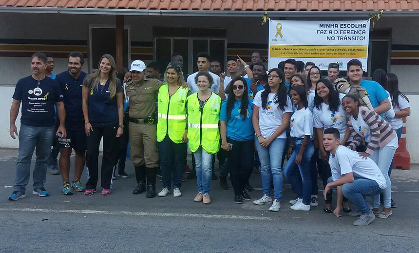 Portal de Not�cias PJF | �Maio Amarelo� - Settra promove blitz educativa na MG-353 | SETTRA - 15/5/2017